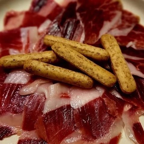 detalle jamón con palitos